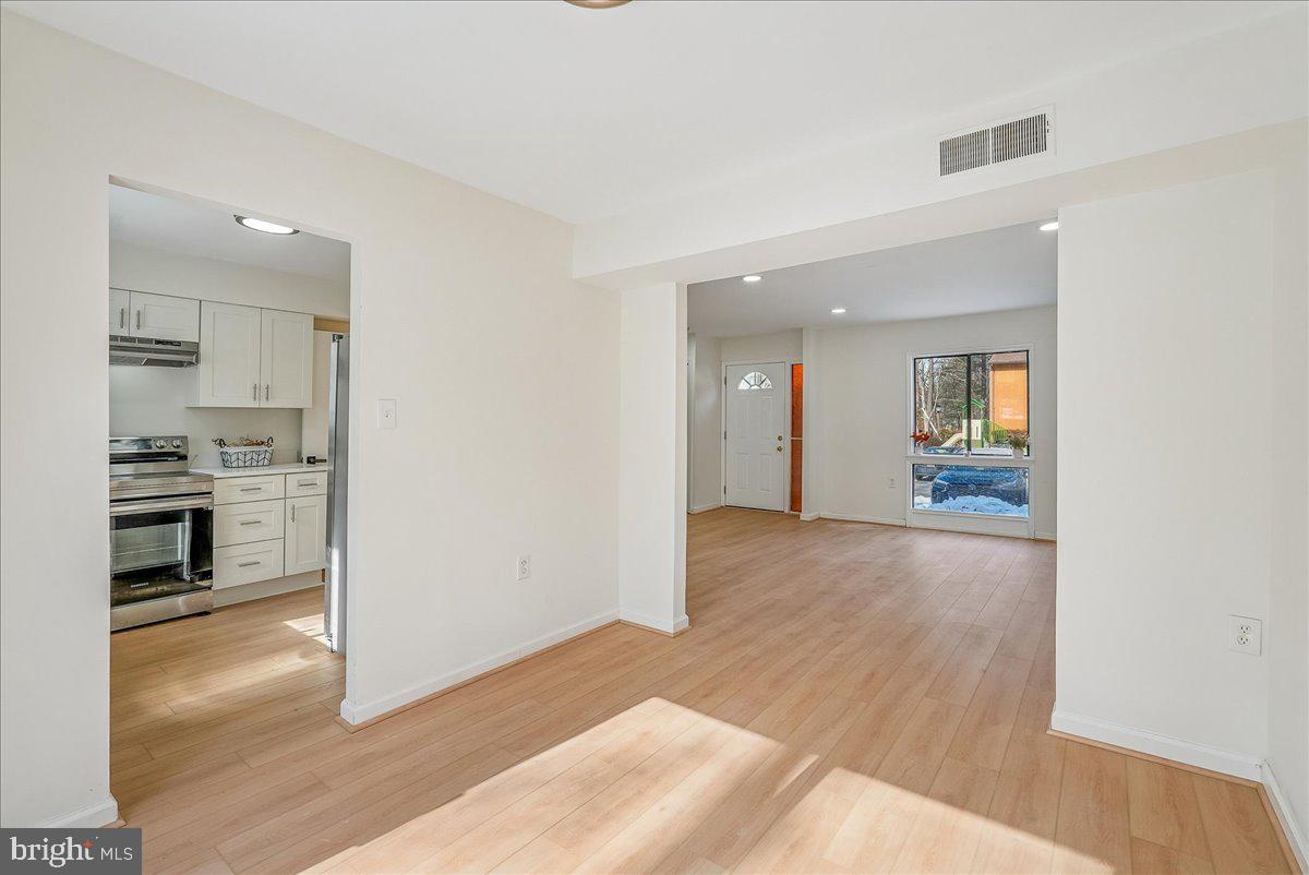 2315 EMERALD HEIGHTS CT, RESTON, Virginia 20191, 3 Bedrooms Bedrooms, ,2 BathroomsBathrooms,Residential,For sale,2315 EMERALD HEIGHTS CT,VAFX2288080 MLS # VAFX2288080