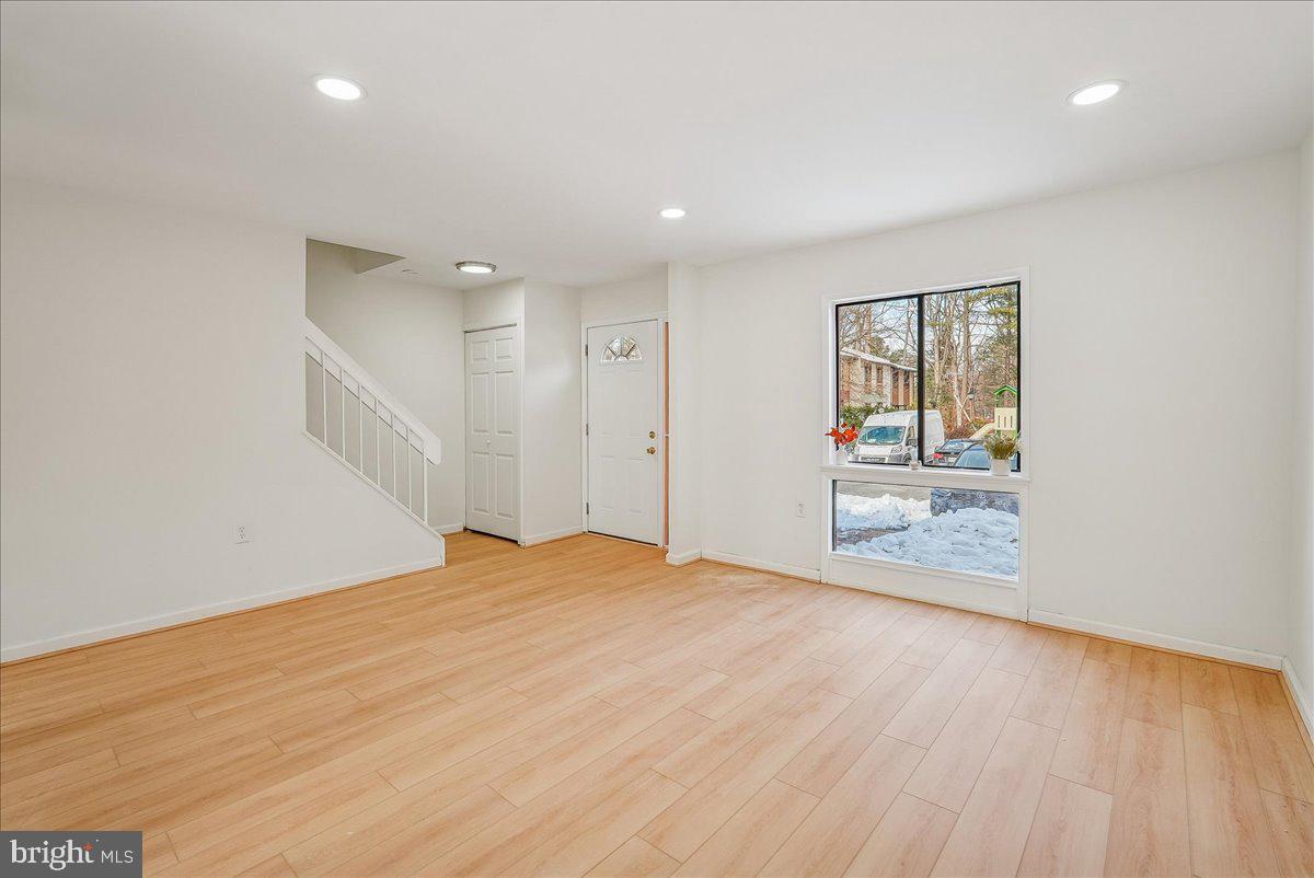 2315 EMERALD HEIGHTS CT, RESTON, Virginia 20191, 3 Bedrooms Bedrooms, ,2 BathroomsBathrooms,Residential,For sale,2315 EMERALD HEIGHTS CT,VAFX2288080 MLS # VAFX2288080