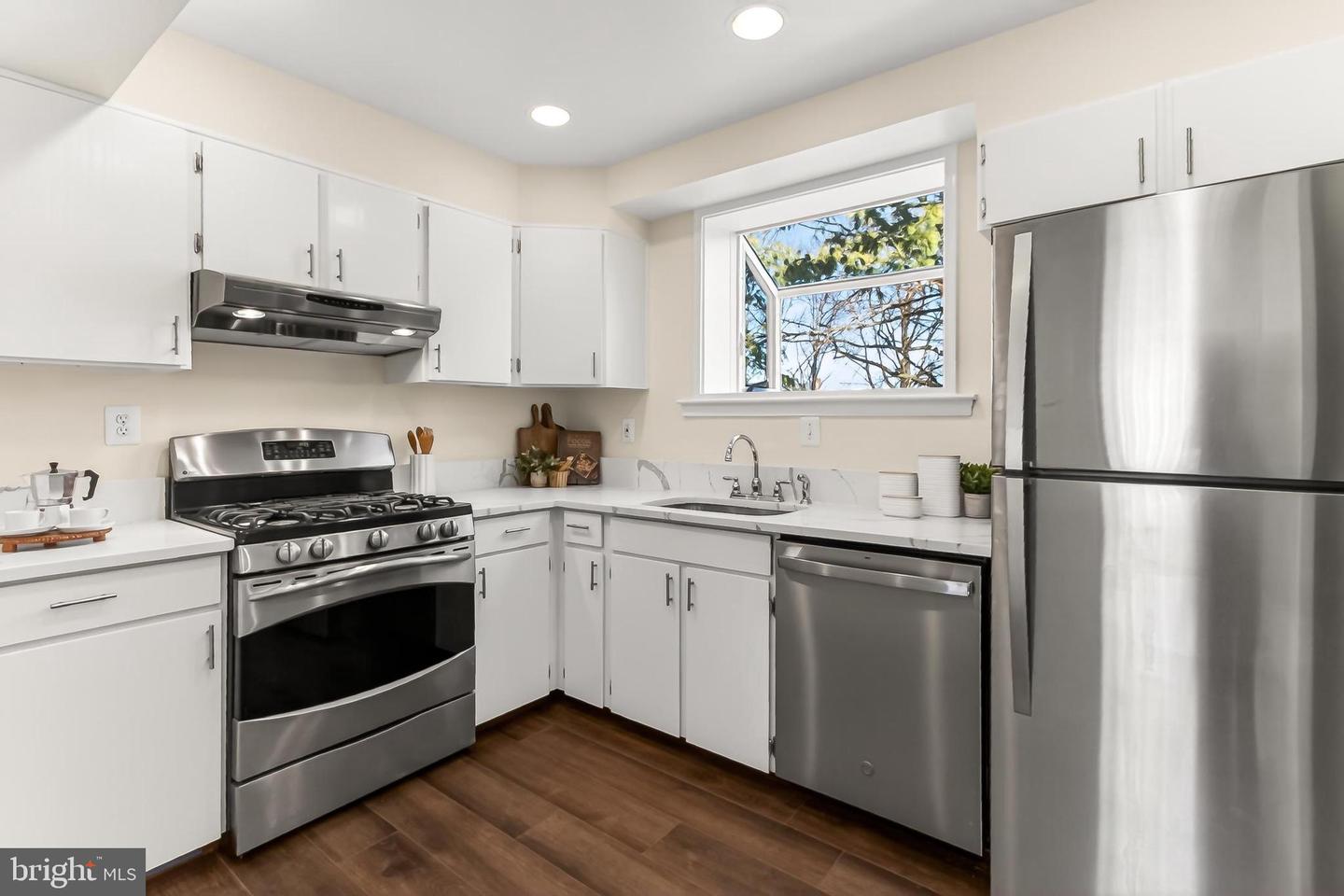 3827 KELLER AVE, ALEXANDRIA, Virginia 22302, 2 Bedrooms Bedrooms, 6 Rooms Rooms,1 BathroomBathrooms,Residential,For sale,3827 KELLER AVE,VAAX2053648 MLS # VAAX2053648