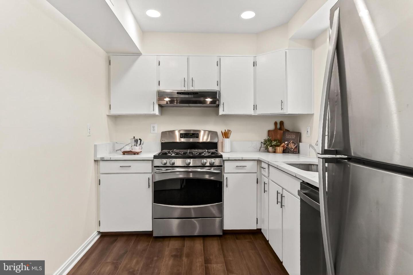 3827 KELLER AVE, ALEXANDRIA, Virginia 22302, 2 Bedrooms Bedrooms, 6 Rooms Rooms,1 BathroomBathrooms,Residential,For sale,3827 KELLER AVE,VAAX2053648 MLS # VAAX2053648