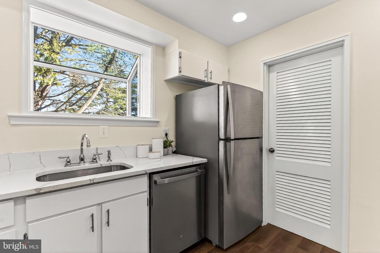3827 KELLER AVE, ALEXANDRIA, Virginia 22302, 2 Bedrooms Bedrooms, 6 Rooms Rooms,1 BathroomBathrooms,Residential,For sale,3827 KELLER AVE,VAAX2053648 MLS # VAAX2053648