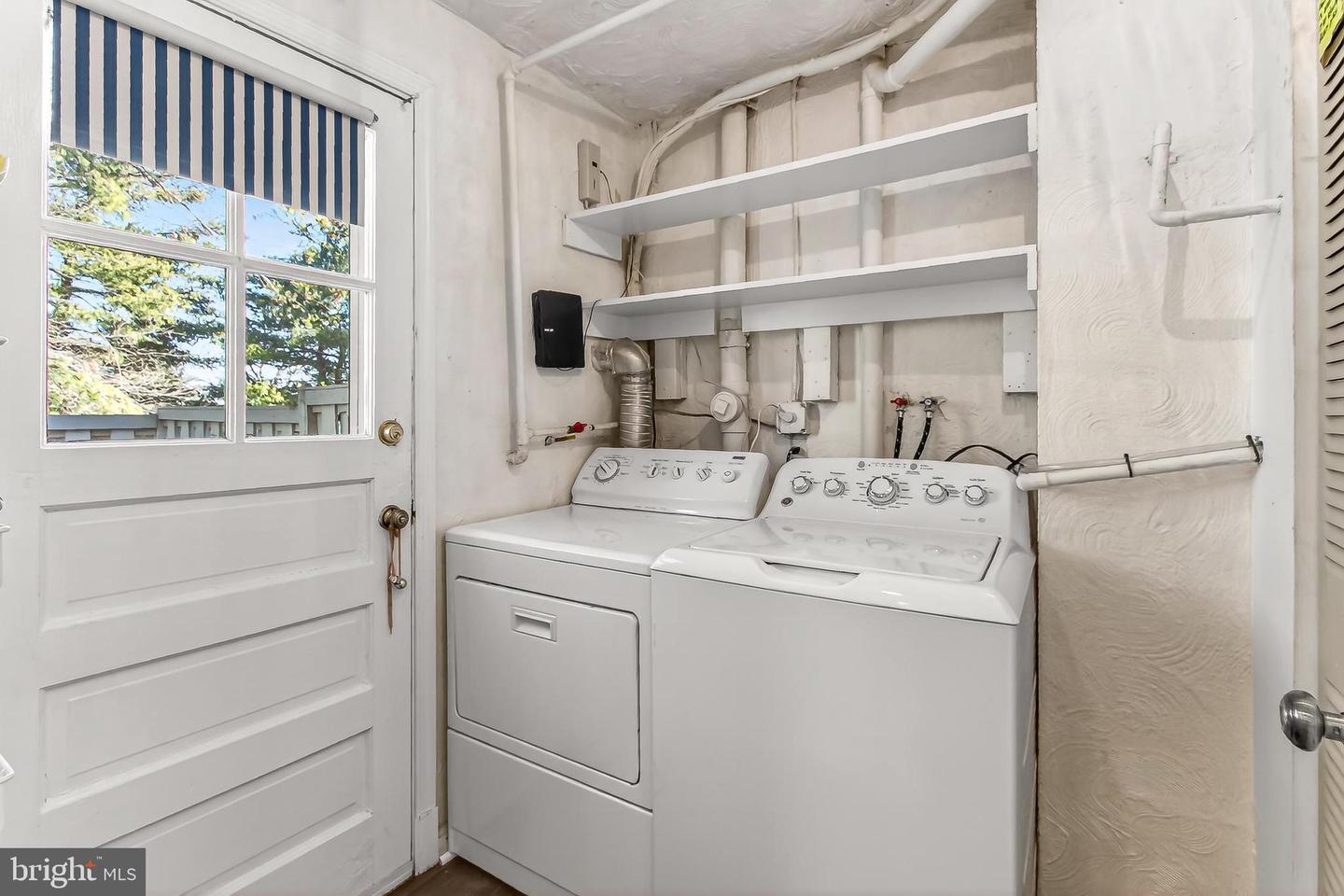 3827 KELLER AVE, ALEXANDRIA, Virginia 22302, 2 Bedrooms Bedrooms, 6 Rooms Rooms,1 BathroomBathrooms,Residential,For sale,3827 KELLER AVE,VAAX2053648 MLS # VAAX2053648