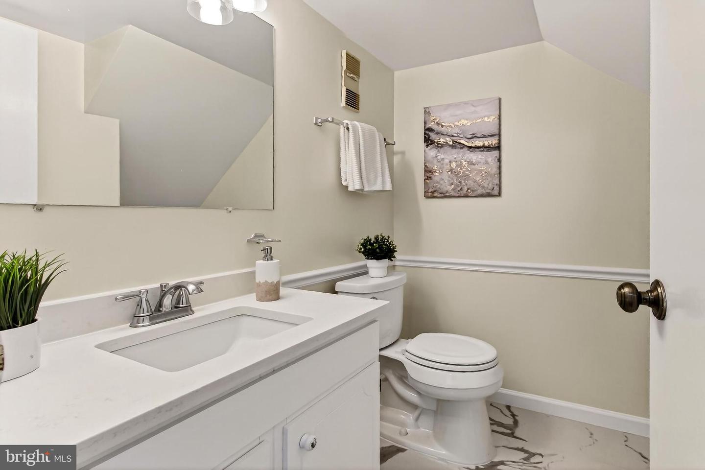 3827 KELLER AVE, ALEXANDRIA, Virginia 22302, 2 Bedrooms Bedrooms, 6 Rooms Rooms,1 BathroomBathrooms,Residential,For sale,3827 KELLER AVE,VAAX2053648 MLS # VAAX2053648