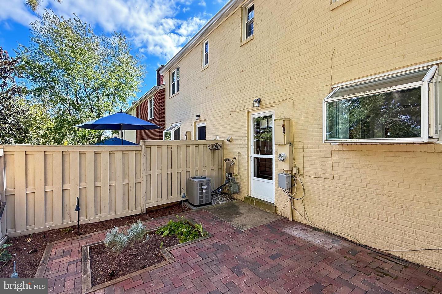 3827 KELLER AVE, ALEXANDRIA, Virginia 22302, 2 Bedrooms Bedrooms, 6 Rooms Rooms,1 BathroomBathrooms,Residential,For sale,3827 KELLER AVE,VAAX2053648 MLS # VAAX2053648