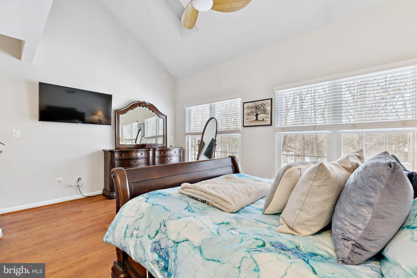 1293 VINTAGE PL, RESTON, Virginia 20194, 2 Bedrooms Bedrooms, ,3 BathroomsBathrooms,Residential,For sale,1293 VINTAGE PL,VAFX2288110 MLS # VAFX2288110