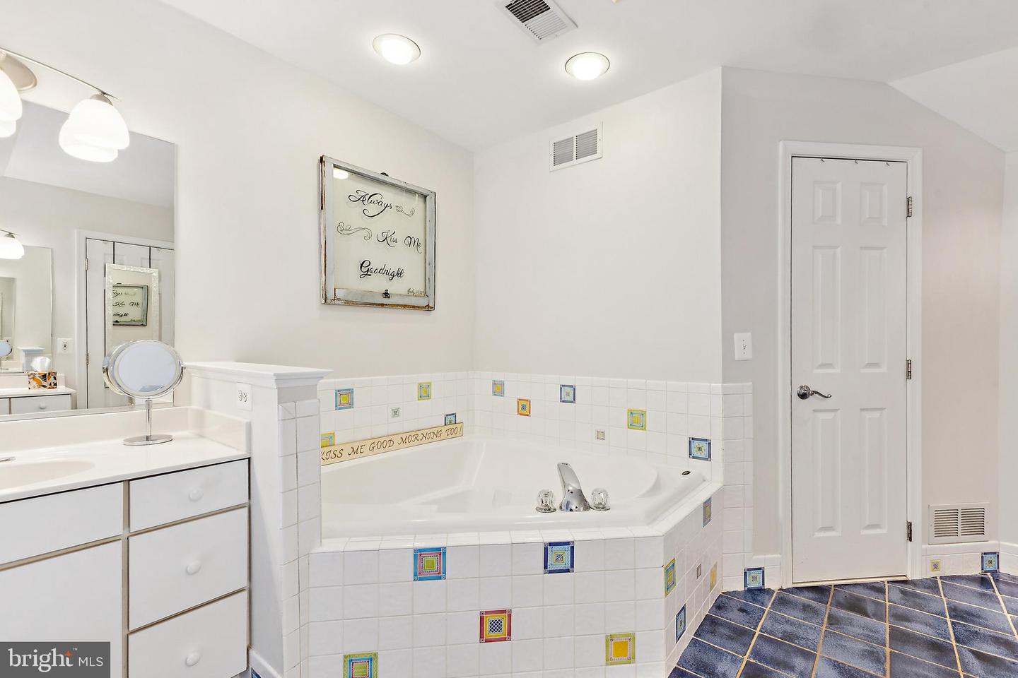 1293 VINTAGE PL, RESTON, Virginia 20194, 2 Bedrooms Bedrooms, ,3 BathroomsBathrooms,Residential,For sale,1293 VINTAGE PL,VAFX2288110 MLS # VAFX2288110