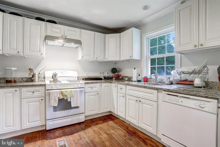 6613 ELDER AVE, SPRINGFIELD, Virginia 22150, 5 Bedrooms Bedrooms, ,3 BathroomsBathrooms,Residential,For sale,6613 ELDER AVE,VAFX2288482 MLS # VAFX2288482