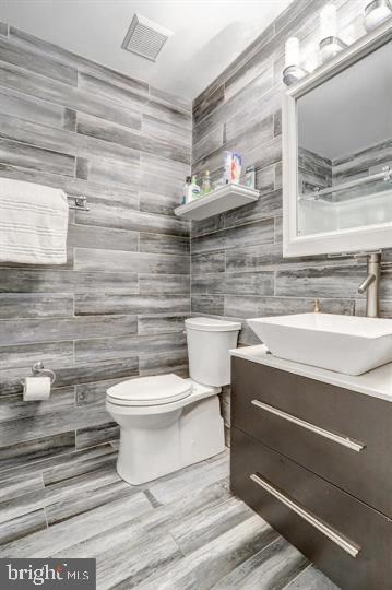 6613 ELDER AVE, SPRINGFIELD, Virginia 22150, 5 Bedrooms Bedrooms, ,3 BathroomsBathrooms,Residential,For sale,6613 ELDER AVE,VAFX2288482 MLS # VAFX2288482