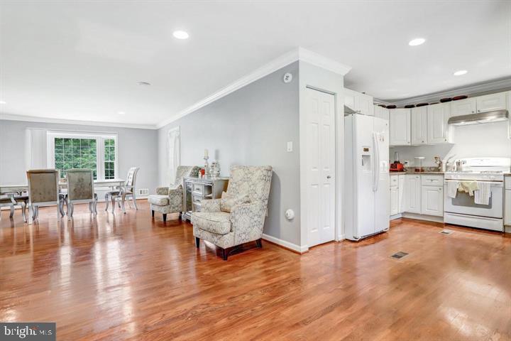 6613 ELDER AVE, SPRINGFIELD, Virginia 22150, 5 Bedrooms Bedrooms, ,3 BathroomsBathrooms,Residential,For sale,6613 ELDER AVE,VAFX2288482 MLS # VAFX2288482