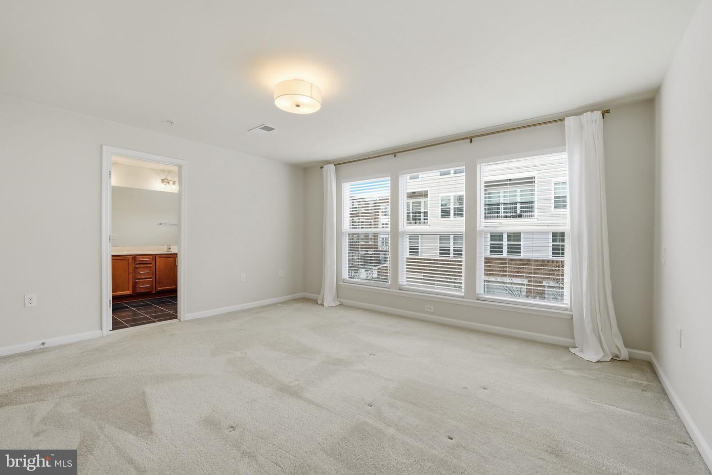 2951 FINSBURY PL #97, FAIRFAX, Virginia 22031, 2 Bedrooms Bedrooms, ,2 BathroomsBathrooms,Residential,For sale,2951 FINSBURY PL #97,VAFX2288704 MLS # VAFX2288704