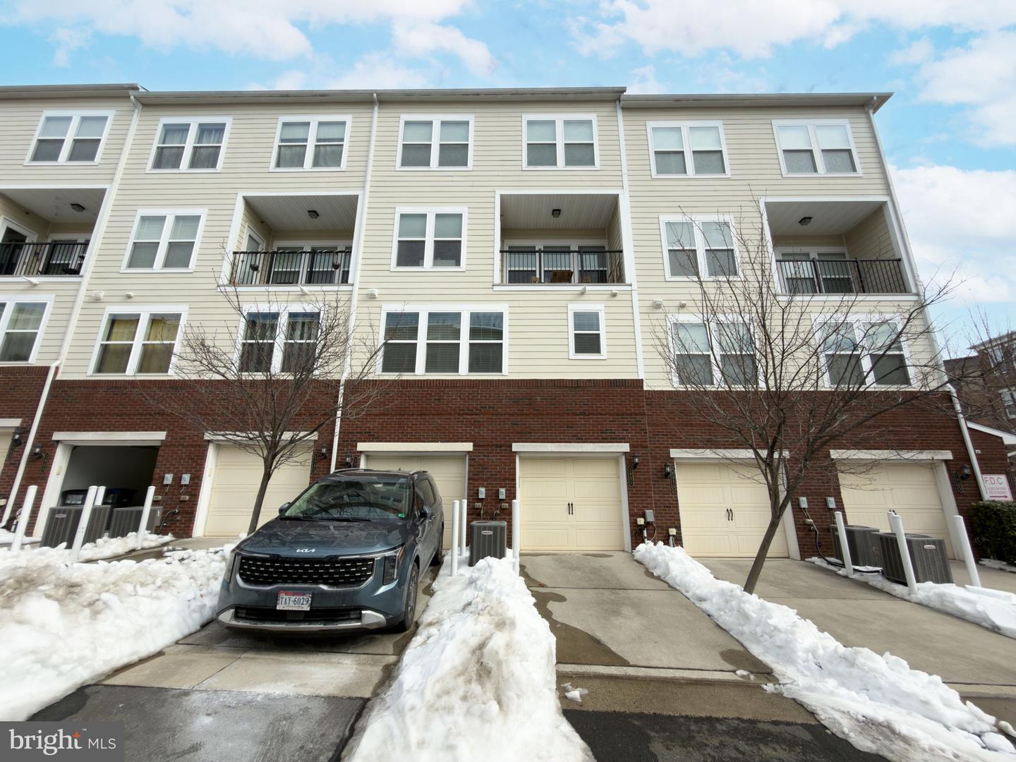 2951 FINSBURY PL #97, FAIRFAX, Virginia 22031, 2 Bedrooms Bedrooms, ,2 BathroomsBathrooms,Residential,For sale,2951 FINSBURY PL #97,VAFX2288704 MLS # VAFX2288704