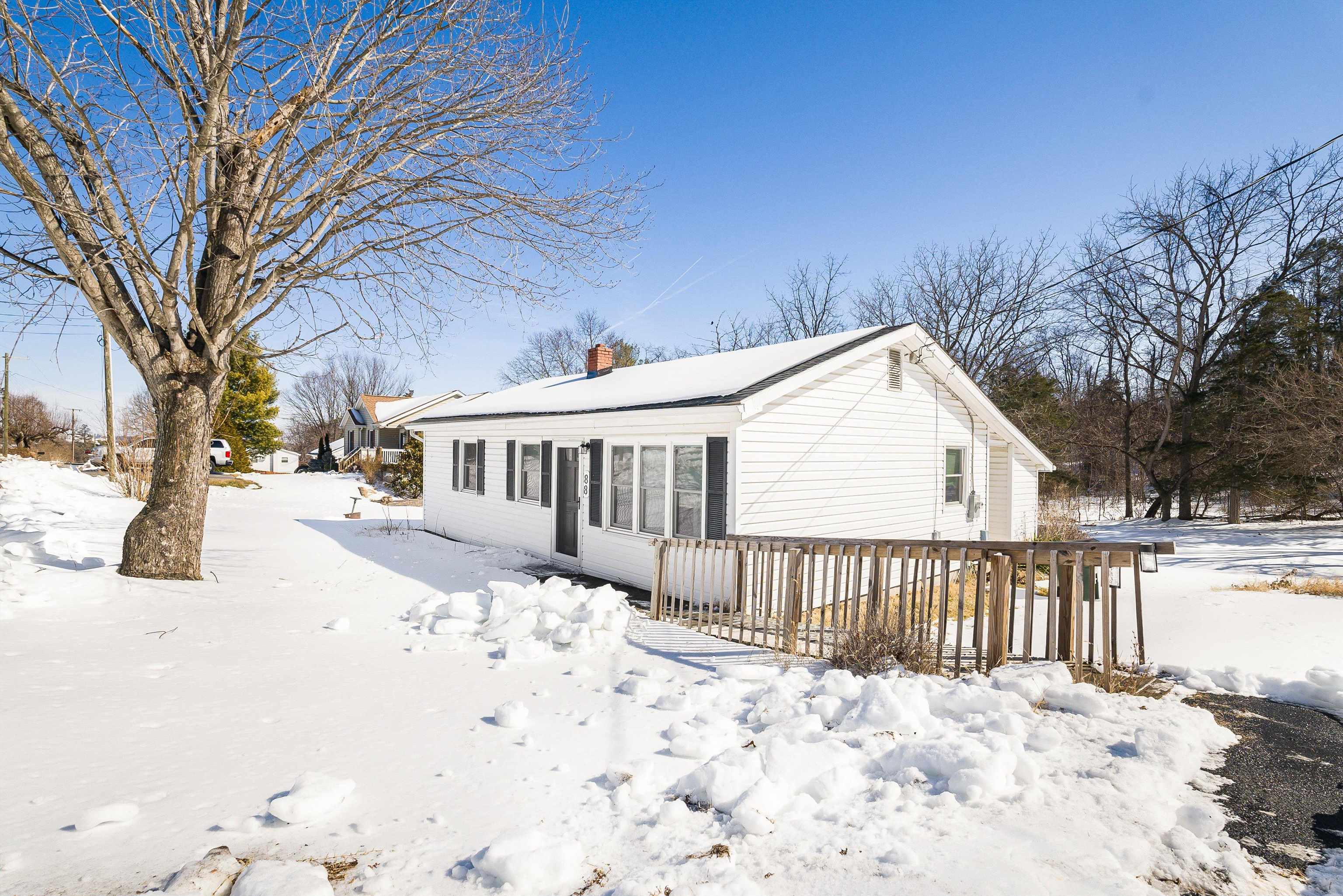 88 BEVERLEY ST, VERONA, Virginia 24482, 3 Bedrooms Bedrooms, ,1 BathroomBathrooms,Residential,88 BEVERLEY ST,673179 MLS # 673179