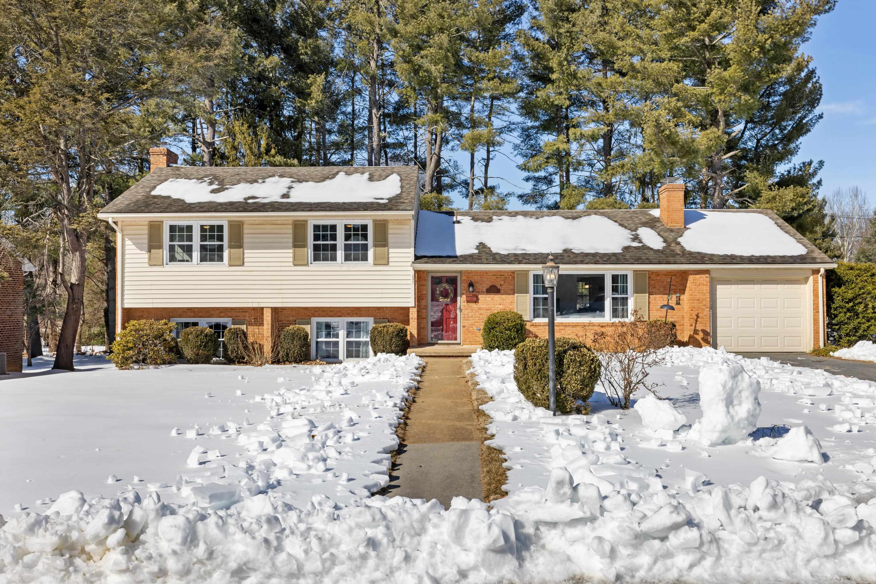 1200 CLUB RD, WAYNESBORO, Virginia 22980, 4 Bedrooms Bedrooms, ,2 BathroomsBathrooms,Residential,1200 CLUB RD,673185 MLS # 673185