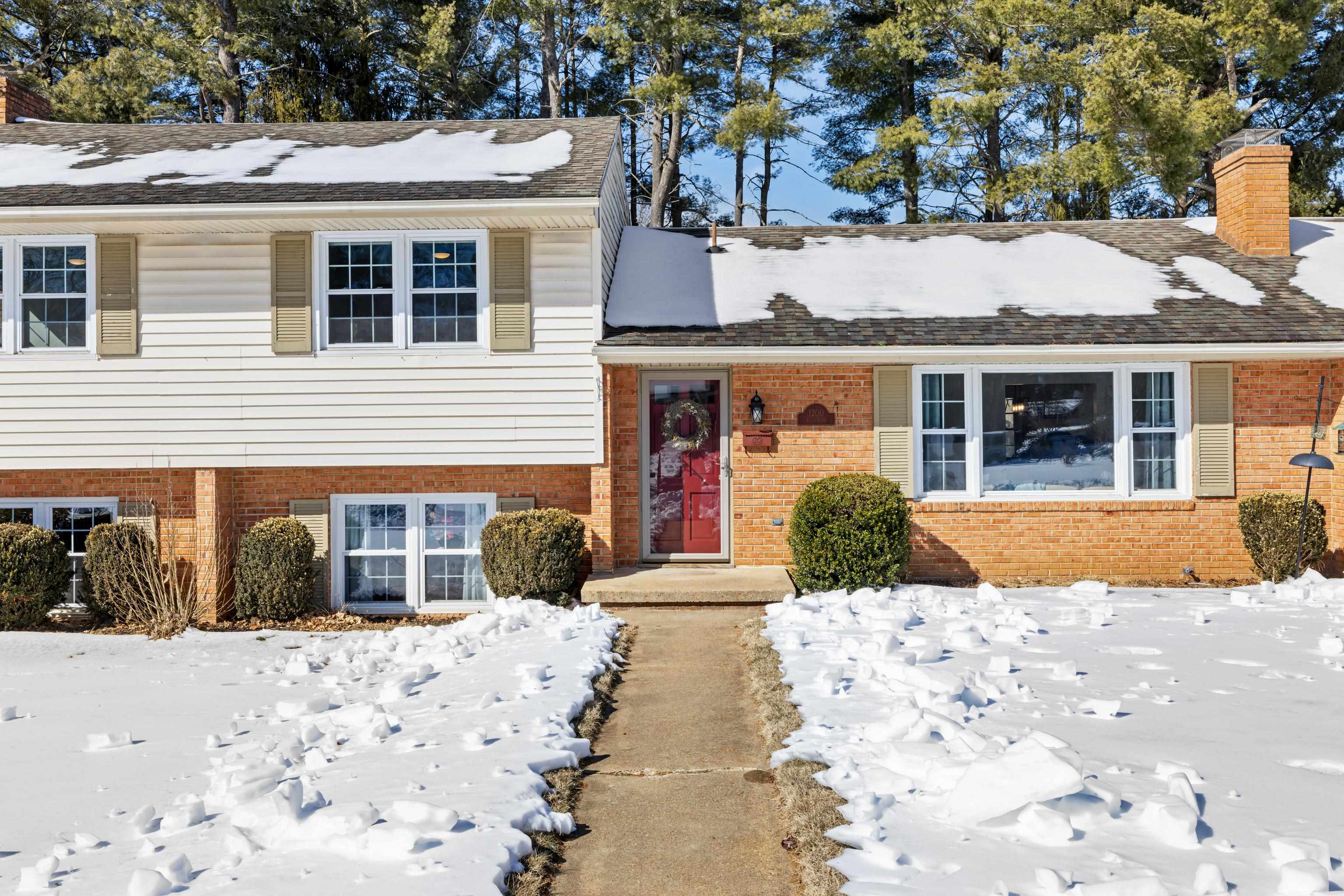 1200 CLUB RD, WAYNESBORO, Virginia 22980, 4 Bedrooms Bedrooms, ,2 BathroomsBathrooms,Residential,1200 CLUB RD,673185 MLS # 673185