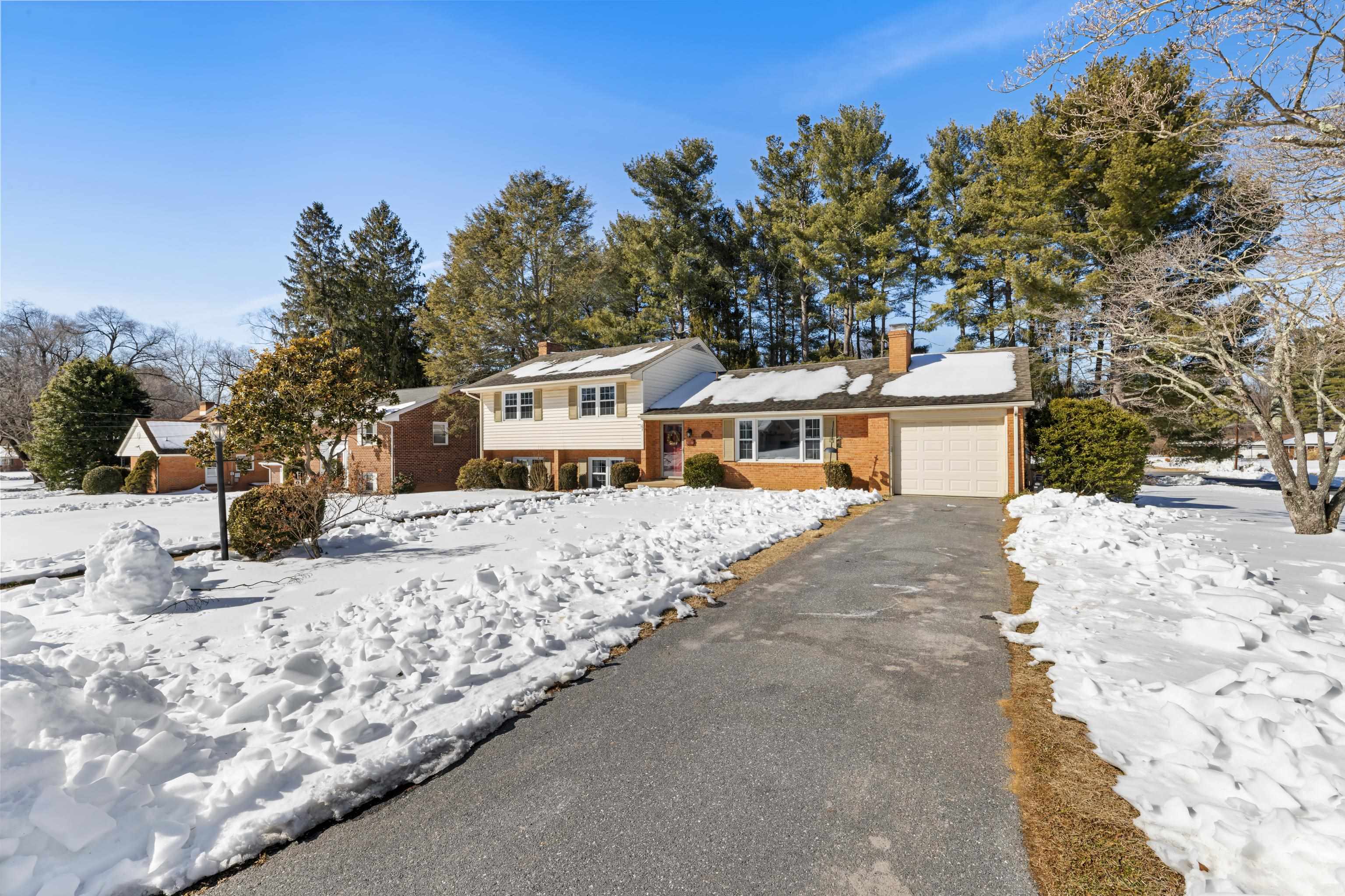 1200 CLUB RD, WAYNESBORO, Virginia 22980, 4 Bedrooms Bedrooms, ,2 BathroomsBathrooms,Residential,1200 CLUB RD,673185 MLS # 673185