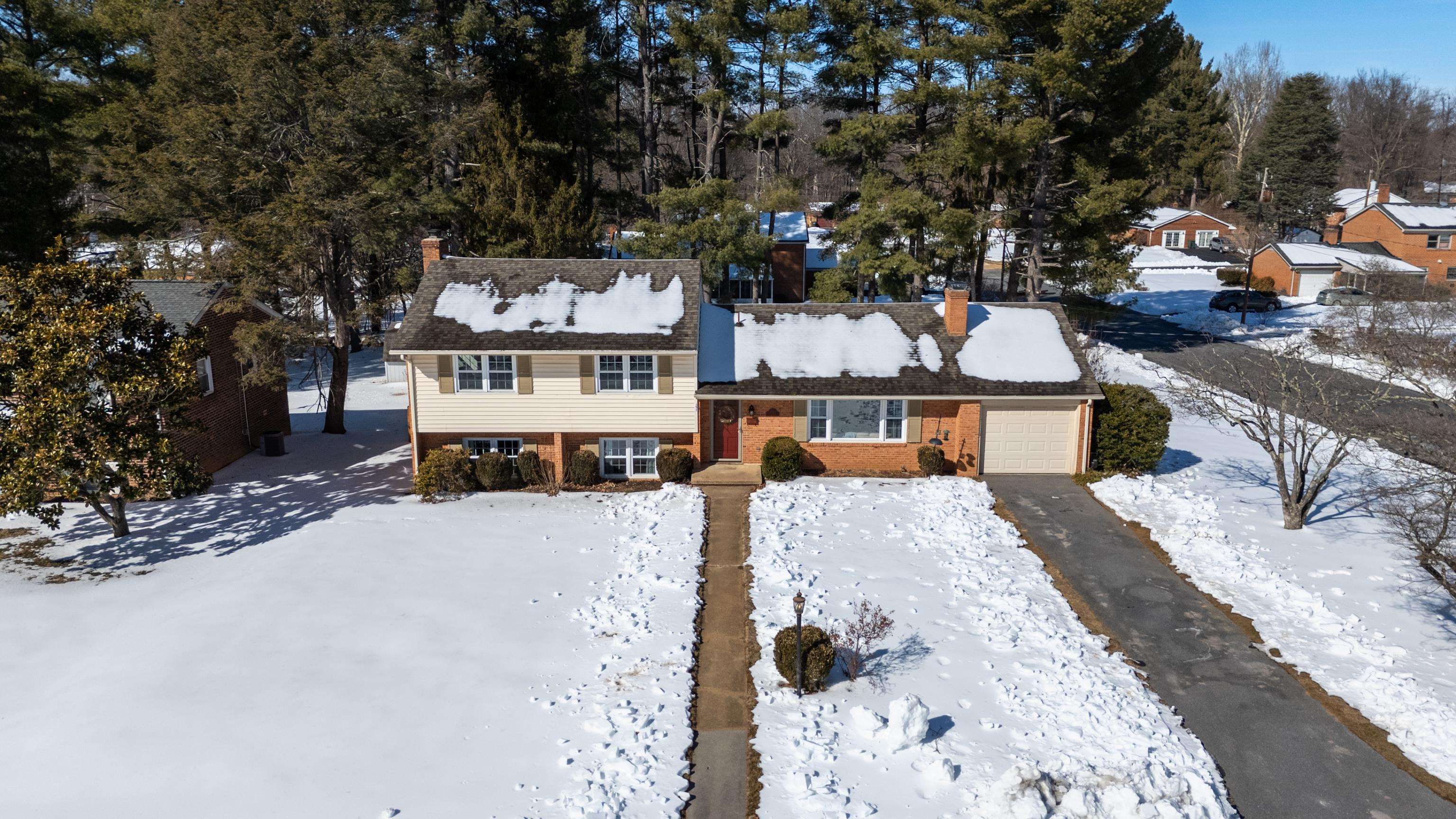 1200 CLUB RD, WAYNESBORO, Virginia 22980, 4 Bedrooms Bedrooms, ,2 BathroomsBathrooms,Residential,1200 CLUB RD,673185 MLS # 673185