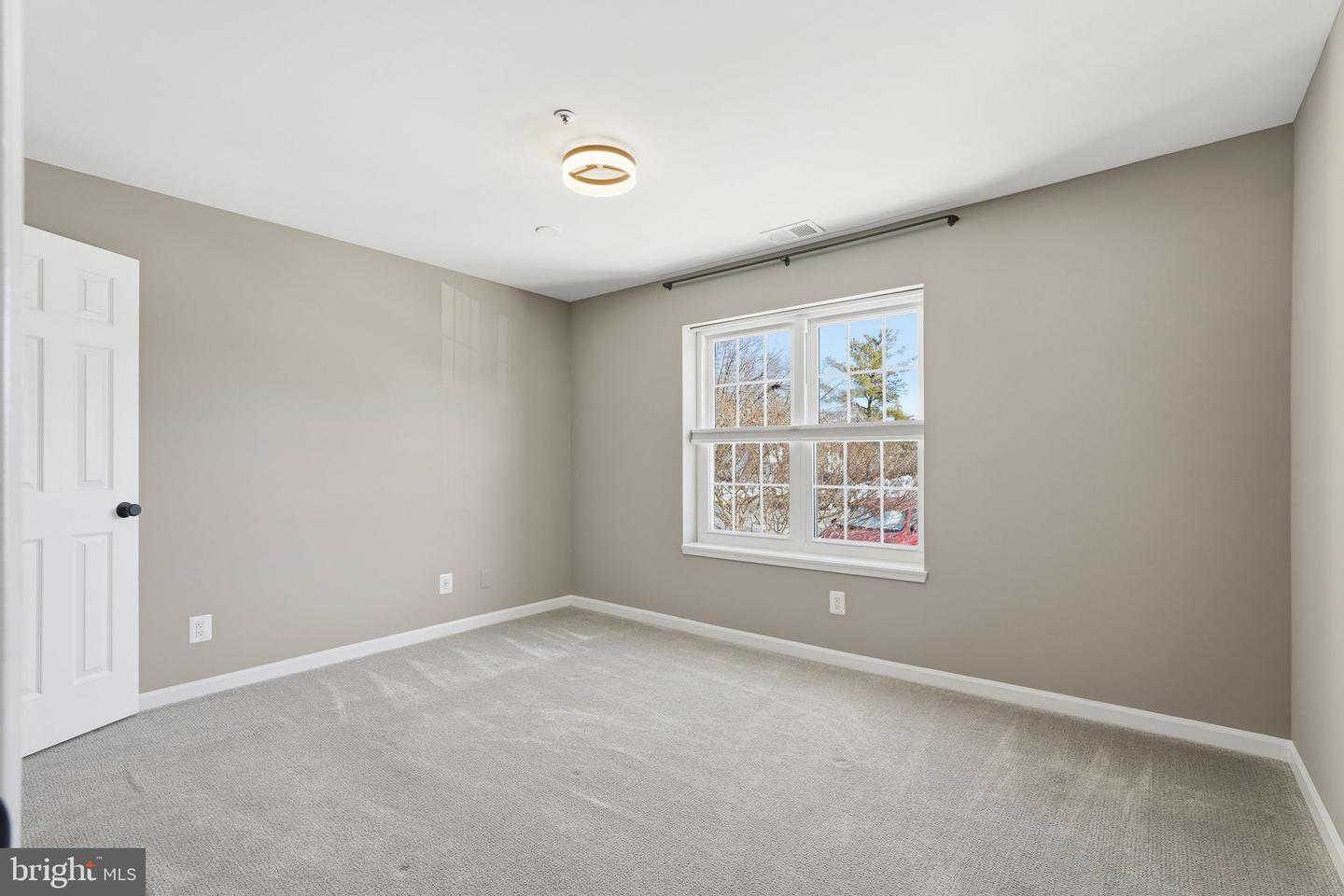 2808 EMMA LEE ST #201, FALLS CHURCH, Virginia 22042, 2 Bedrooms Bedrooms, ,2 BathroomsBathrooms,Residential,For sale,2808 EMMA LEE ST #201,VAFX2289454 MLS # VAFX2289454