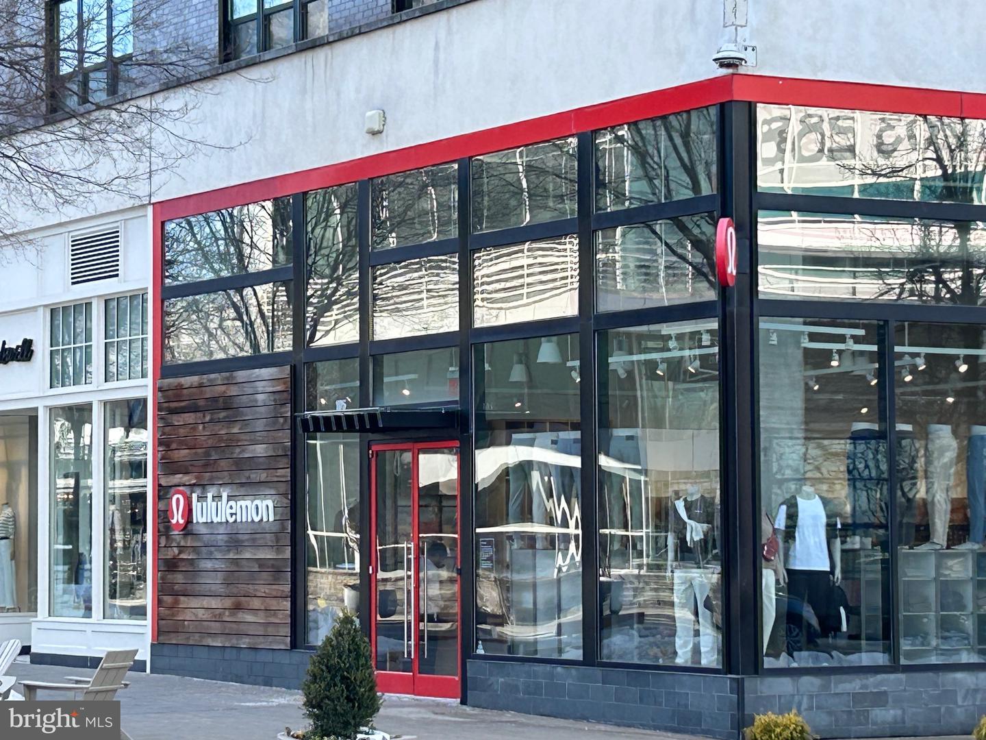 2808 EMMA LEE ST #201, FALLS CHURCH, Virginia 22042, 2 Bedrooms Bedrooms, ,2 BathroomsBathrooms,Residential,For sale,2808 EMMA LEE ST #201,VAFX2289454 MLS # VAFX2289454