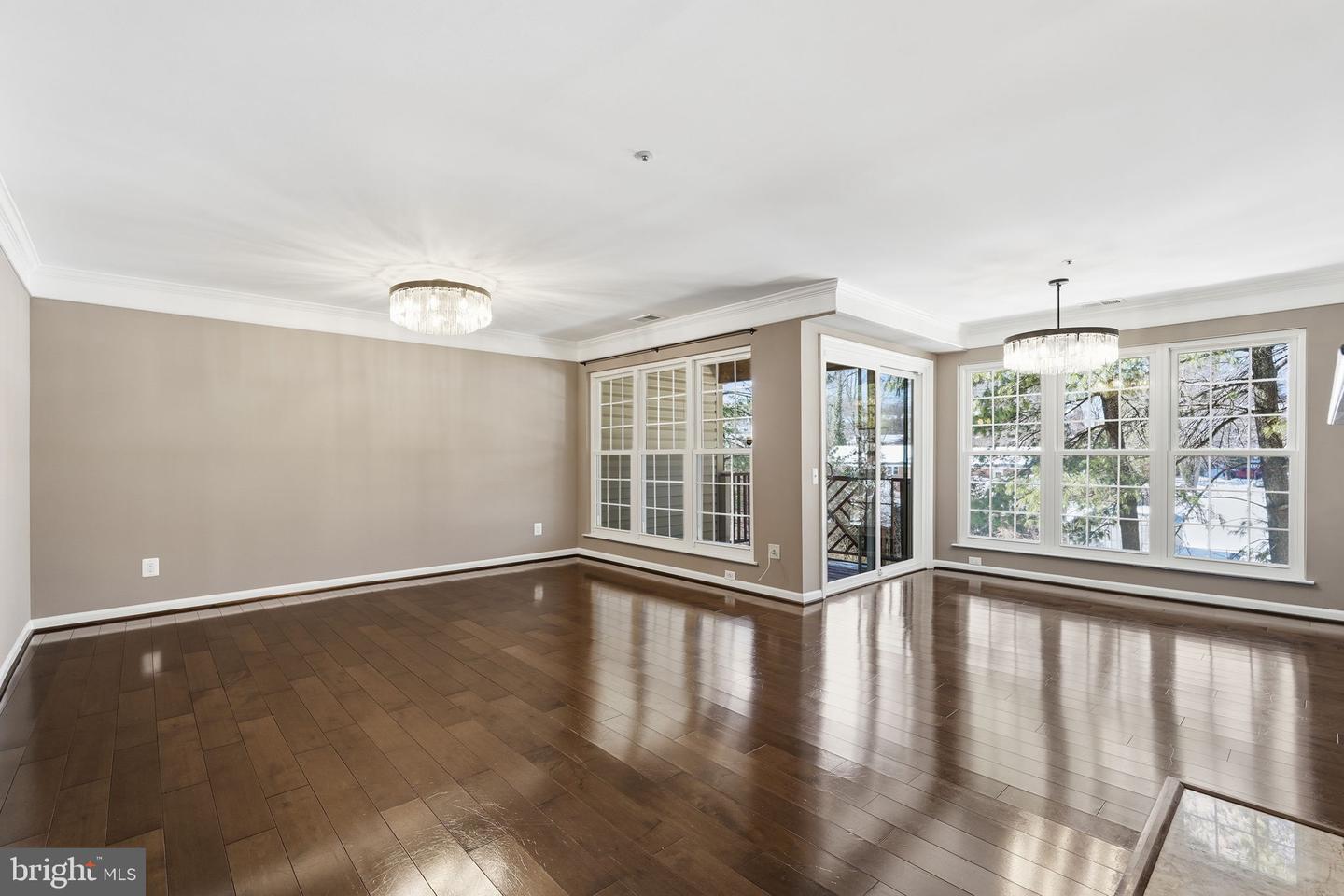 2808 EMMA LEE ST #201, FALLS CHURCH, Virginia 22042, 2 Bedrooms Bedrooms, ,2 BathroomsBathrooms,Residential,For sale,2808 EMMA LEE ST #201,VAFX2289454 MLS # VAFX2289454