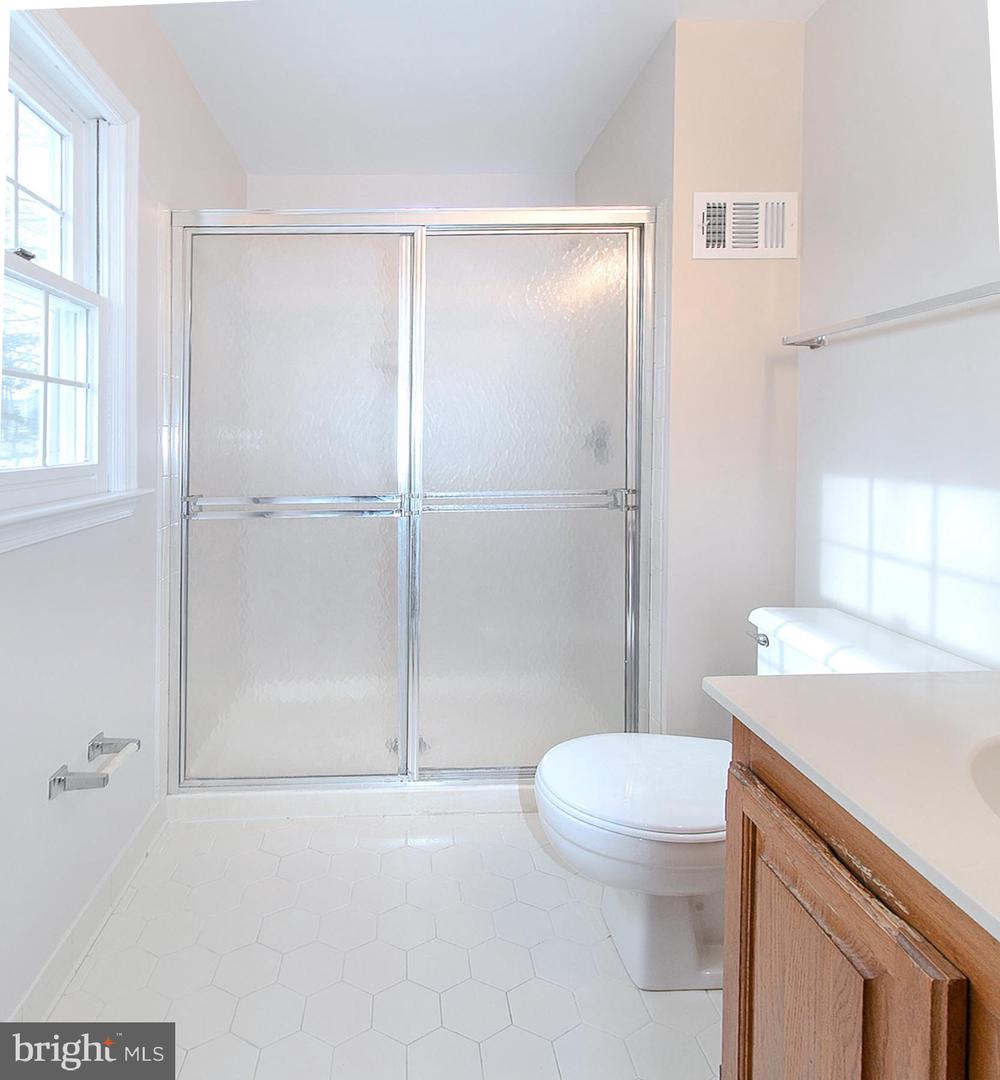 4634 STAR FLOWER DR, CHANTILLY, Virginia 20151, 4 Bedrooms Bedrooms, ,2 BathroomsBathrooms,Residential,For sale,4634 STAR FLOWER DR,VAFX2289820 MLS # VAFX2289820