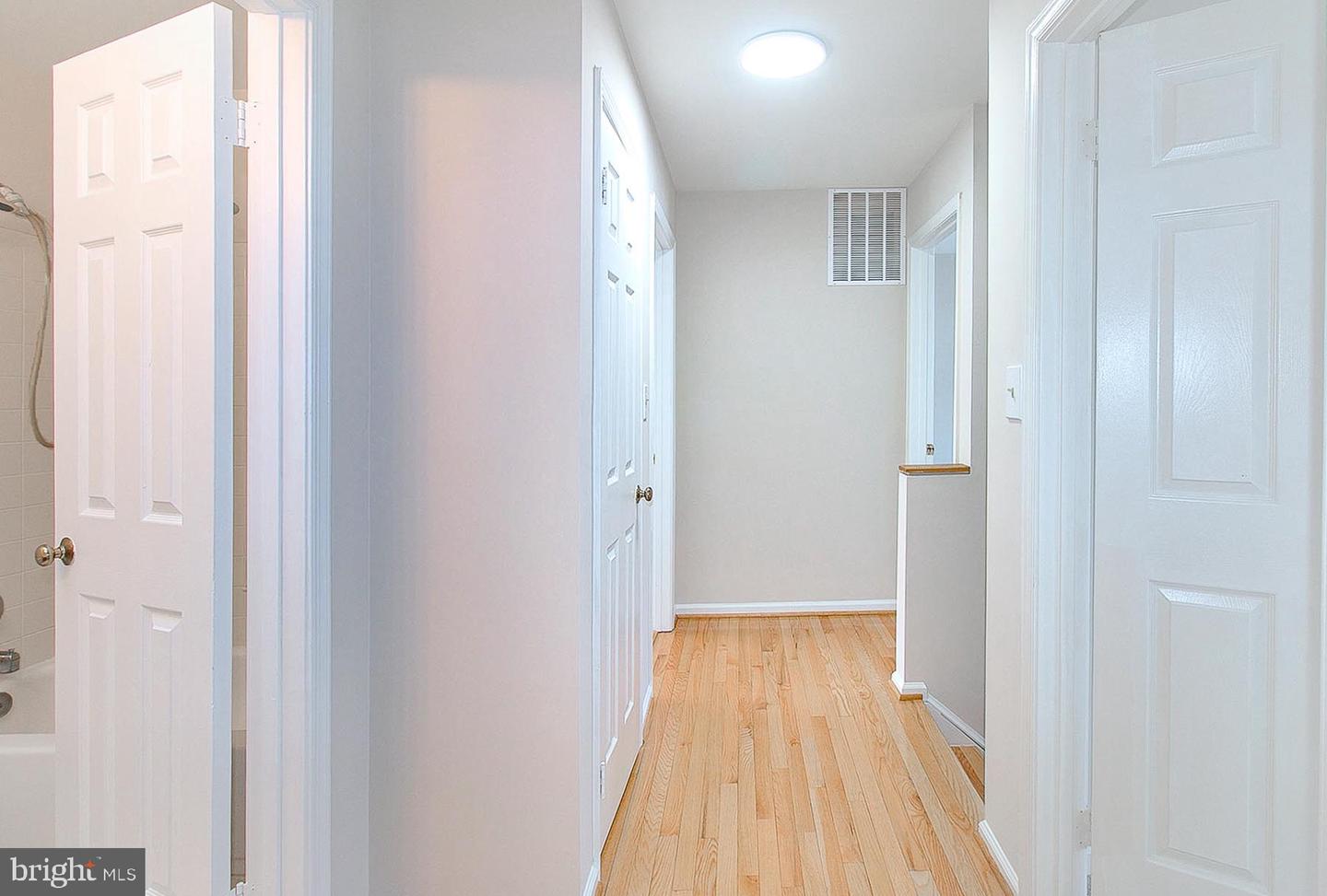 4634 STAR FLOWER DR, CHANTILLY, Virginia 20151, 4 Bedrooms Bedrooms, ,2 BathroomsBathrooms,Residential,For sale,4634 STAR FLOWER DR,VAFX2289820 MLS # VAFX2289820