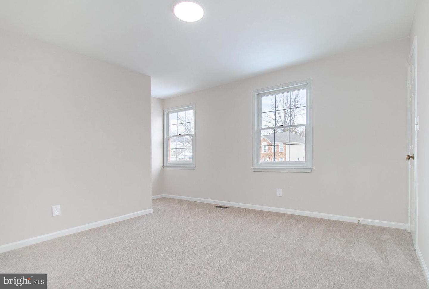 4634 STAR FLOWER DR, CHANTILLY, Virginia 20151, 4 Bedrooms Bedrooms, ,2 BathroomsBathrooms,Residential,For sale,4634 STAR FLOWER DR,VAFX2289820 MLS # VAFX2289820