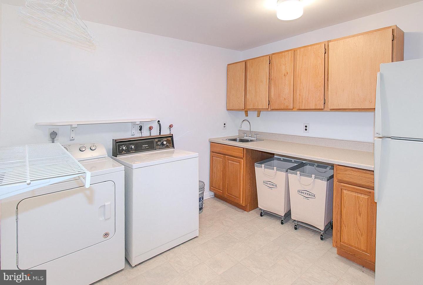 4634 STAR FLOWER DR, CHANTILLY, Virginia 20151, 4 Bedrooms Bedrooms, ,2 BathroomsBathrooms,Residential,For sale,4634 STAR FLOWER DR,VAFX2289820 MLS # VAFX2289820