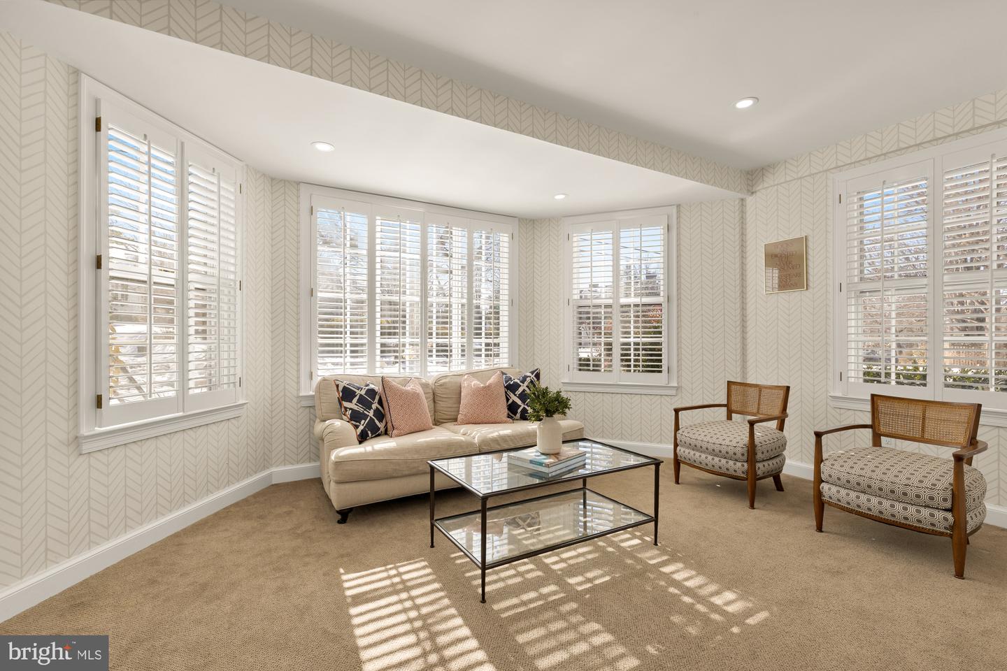 4501 47TH ST NW, WASHINGTON, District Of Columbia 20016, 5 Bedrooms Bedrooms, 8 Rooms Rooms,3 BathroomsBathrooms,Residential,For sale,4501 47TH ST NW,DCDC2245182 MLS # DCDC2245182