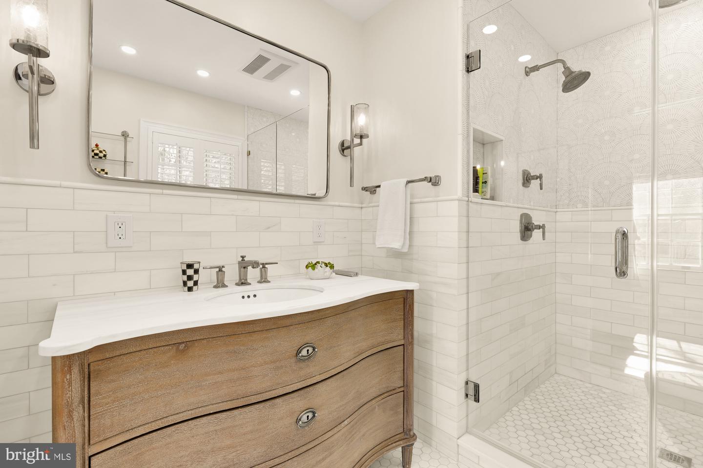 4501 47TH ST NW, WASHINGTON, District Of Columbia 20016, 5 Bedrooms Bedrooms, 8 Rooms Rooms,3 BathroomsBathrooms,Residential,For sale,4501 47TH ST NW,DCDC2245182 MLS # DCDC2245182