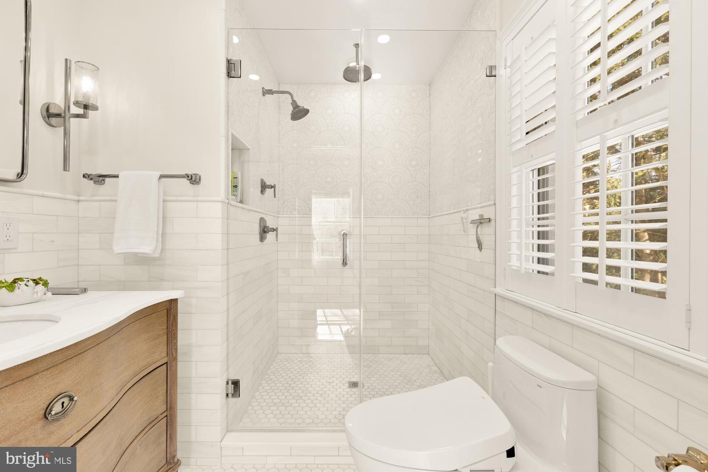 4501 47TH ST NW, WASHINGTON, District Of Columbia 20016, 5 Bedrooms Bedrooms, 8 Rooms Rooms,3 BathroomsBathrooms,Residential,For sale,4501 47TH ST NW,DCDC2245182 MLS # DCDC2245182