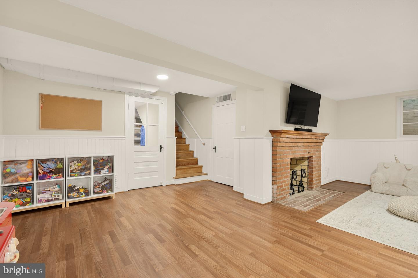 4501 47TH ST NW, WASHINGTON, District Of Columbia 20016, 5 Bedrooms Bedrooms, 8 Rooms Rooms,3 BathroomsBathrooms,Residential,For sale,4501 47TH ST NW,DCDC2245182 MLS # DCDC2245182