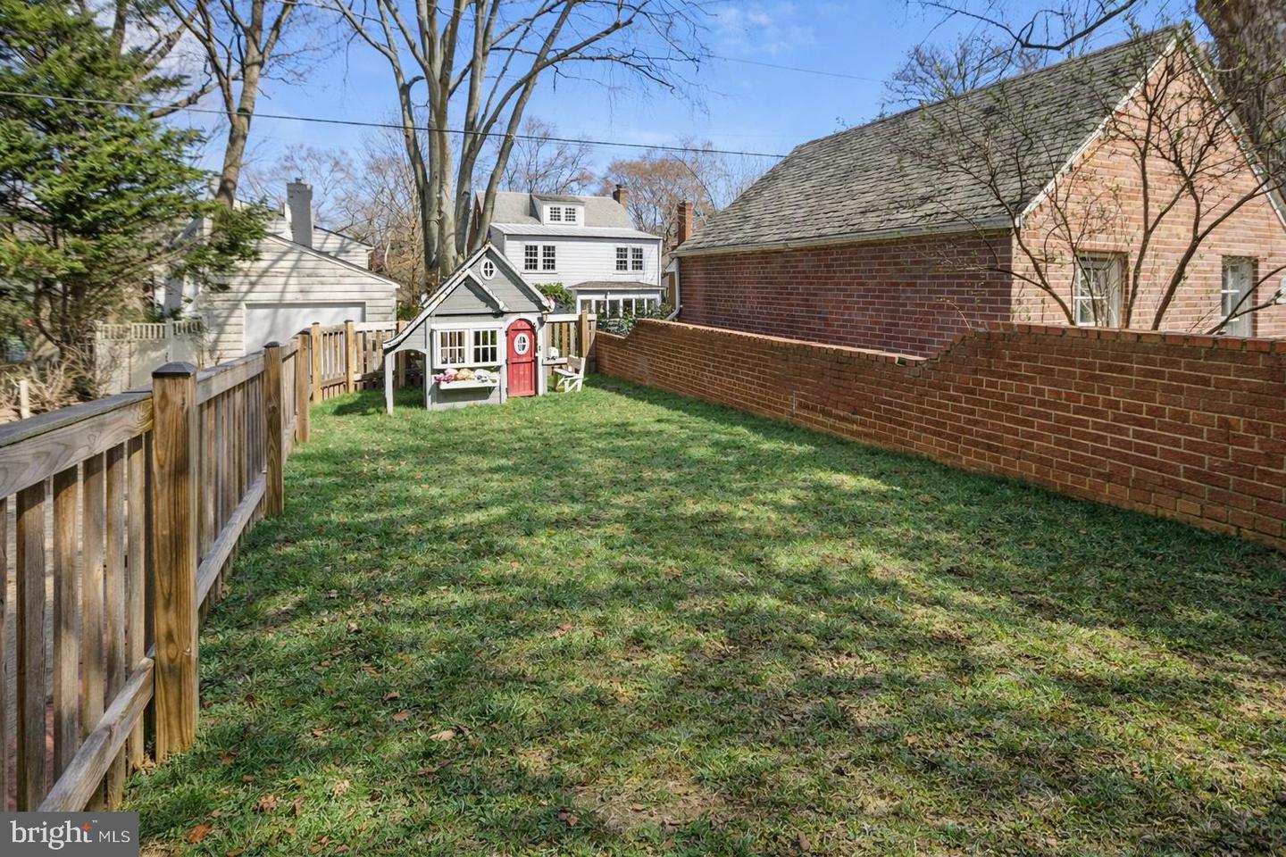 4501 47TH ST NW, WASHINGTON, District Of Columbia 20016, 5 Bedrooms Bedrooms, 8 Rooms Rooms,3 BathroomsBathrooms,Residential,For sale,4501 47TH ST NW,DCDC2245182 MLS # DCDC2245182