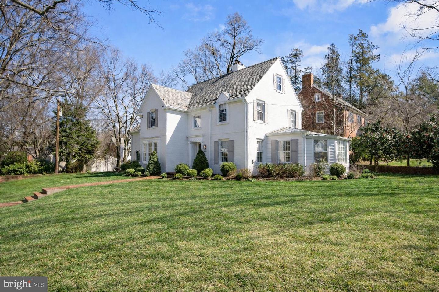 4501 47TH ST NW, WASHINGTON, District Of Columbia 20016, 5 Bedrooms Bedrooms, 8 Rooms Rooms,3 BathroomsBathrooms,Residential,For sale,4501 47TH ST NW,DCDC2245182 MLS # DCDC2245182