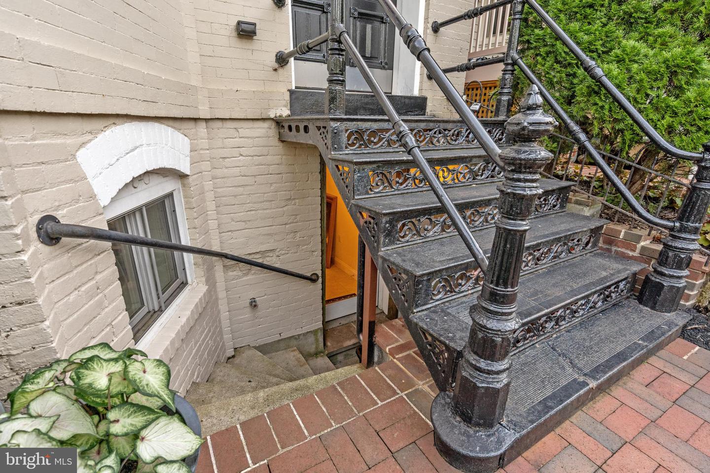 625 MASSACHUSETTS AVE NE, WASHINGTON, District Of Columbia 20002, 5 Bedrooms Bedrooms, ,4 BathroomsBathrooms,Residential,For sale,625 MASSACHUSETTS AVE NE,DCDC2245246 MLS # DCDC2245246