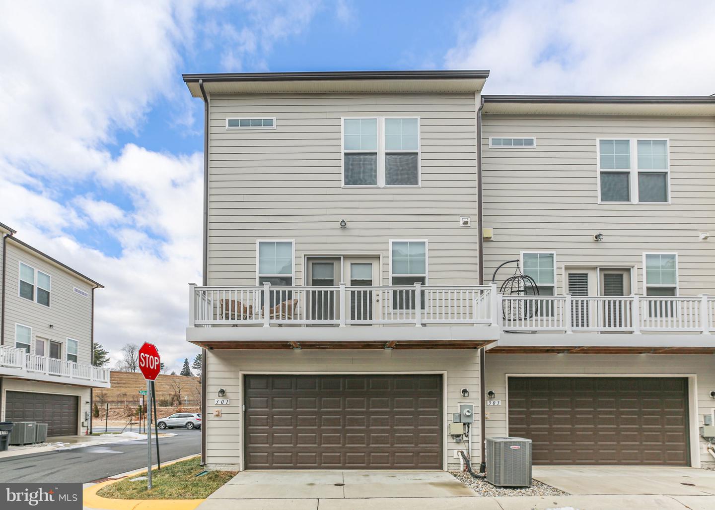 301 WILLIS ST, FREDERICKSBURG, Virginia 22401, 3 Bedrooms Bedrooms, ,3 BathroomsBathrooms,Residential,For sale,301 WILLIS ST,VAFB2009634 MLS # VAFB2009634