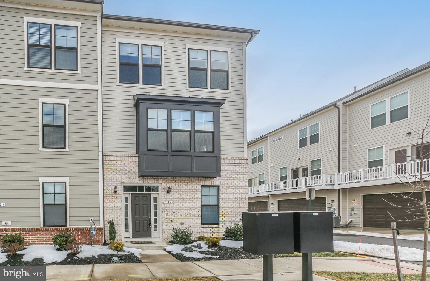 301 WILLIS ST, FREDERICKSBURG, Virginia 22401, 3 Bedrooms Bedrooms, ,3 BathroomsBathrooms,Residential,For sale,301 WILLIS ST,VAFB2009634 MLS # VAFB2009634