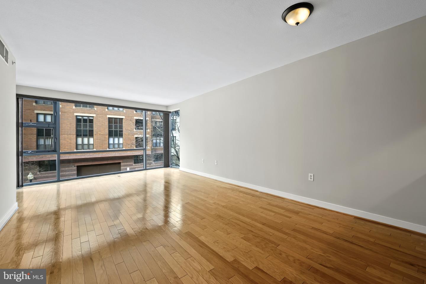 1117 10TH ST NW #302, WASHINGTON, District Of Columbia 20001, 2 Bedrooms Bedrooms, ,2 BathroomsBathrooms,Residential,For sale,1117 10TH ST NW #302,DCDC2245384 MLS # DCDC2245384