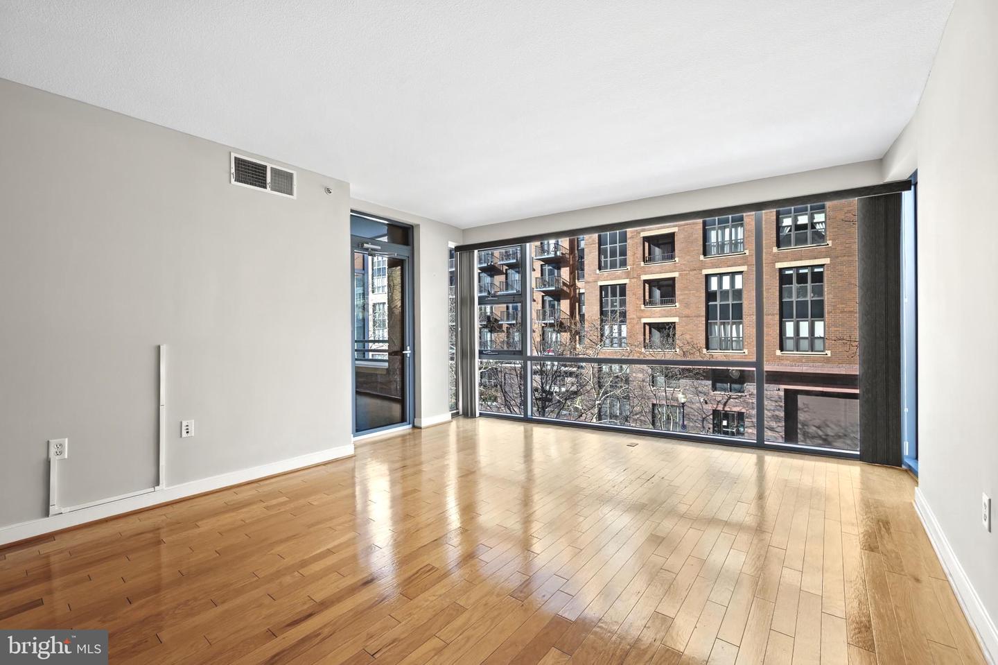 1117 10TH ST NW #302, WASHINGTON, District Of Columbia 20001, 2 Bedrooms Bedrooms, ,2 BathroomsBathrooms,Residential,For sale,1117 10TH ST NW #302,DCDC2245384 MLS # DCDC2245384