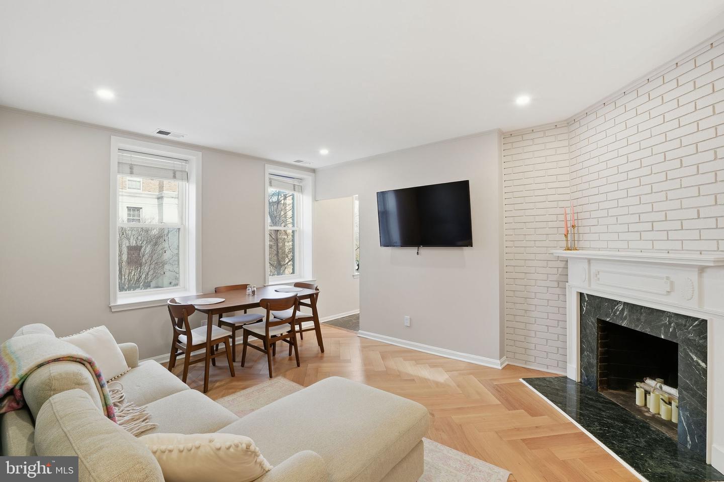 2001 16TH ST NW #202, WASHINGTON, District Of Columbia 20009, 1 Bedroom Bedrooms, ,1 BathroomBathrooms,Residential,For sale,2001 16TH ST NW #202,DCDC2245400 MLS # DCDC2245400