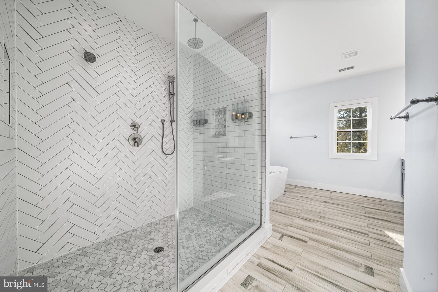 3209 NOTTAGE LN, FALLS CHURCH, Virginia 22042, 4 Bedrooms Bedrooms, ,3 BathroomsBathrooms,Residential,For sale,3209 NOTTAGE LN,VAFX2289948 MLS # VAFX2289948