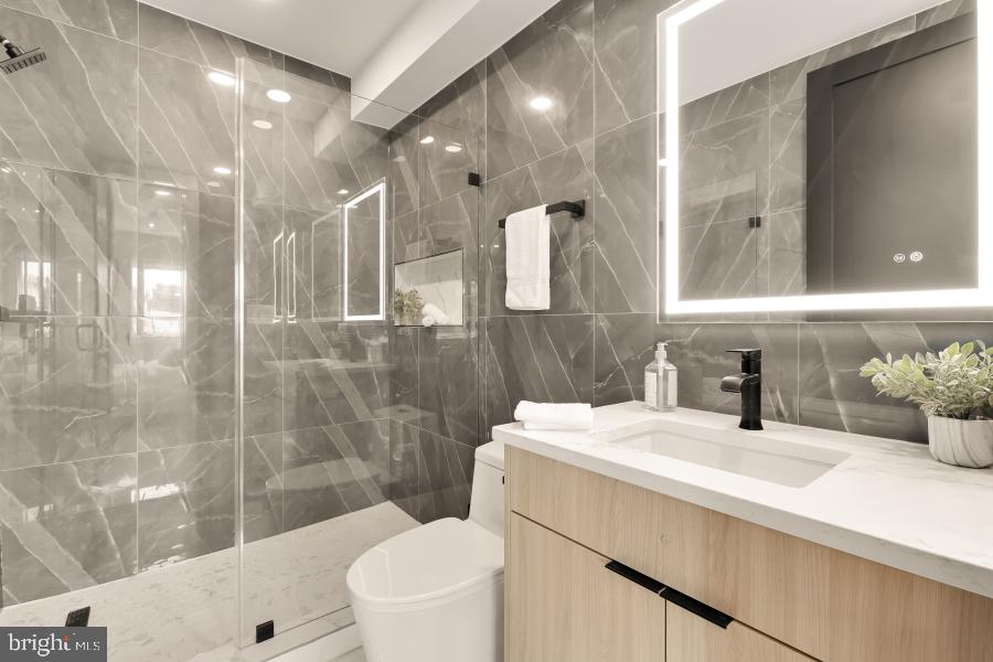 2305 NICHOLSON SE #202, WASHINGTON, District Of Columbia 20020, 2 Bedrooms Bedrooms, 3 Rooms Rooms,2 BathroomsBathrooms,Residential,For sale,2305 NICHOLSON SE #202,DCDC2245342 MLS # DCDC2245342