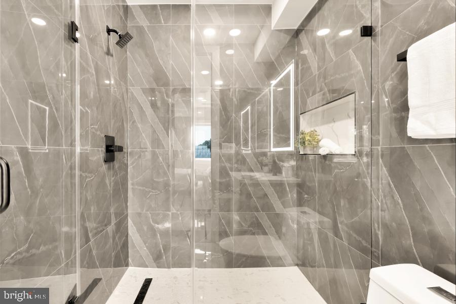 2305 NICHOLSON SE #202, WASHINGTON, District Of Columbia 20020, 2 Bedrooms Bedrooms, 3 Rooms Rooms,2 BathroomsBathrooms,Residential,For sale,2305 NICHOLSON SE #202,DCDC2245342 MLS # DCDC2245342