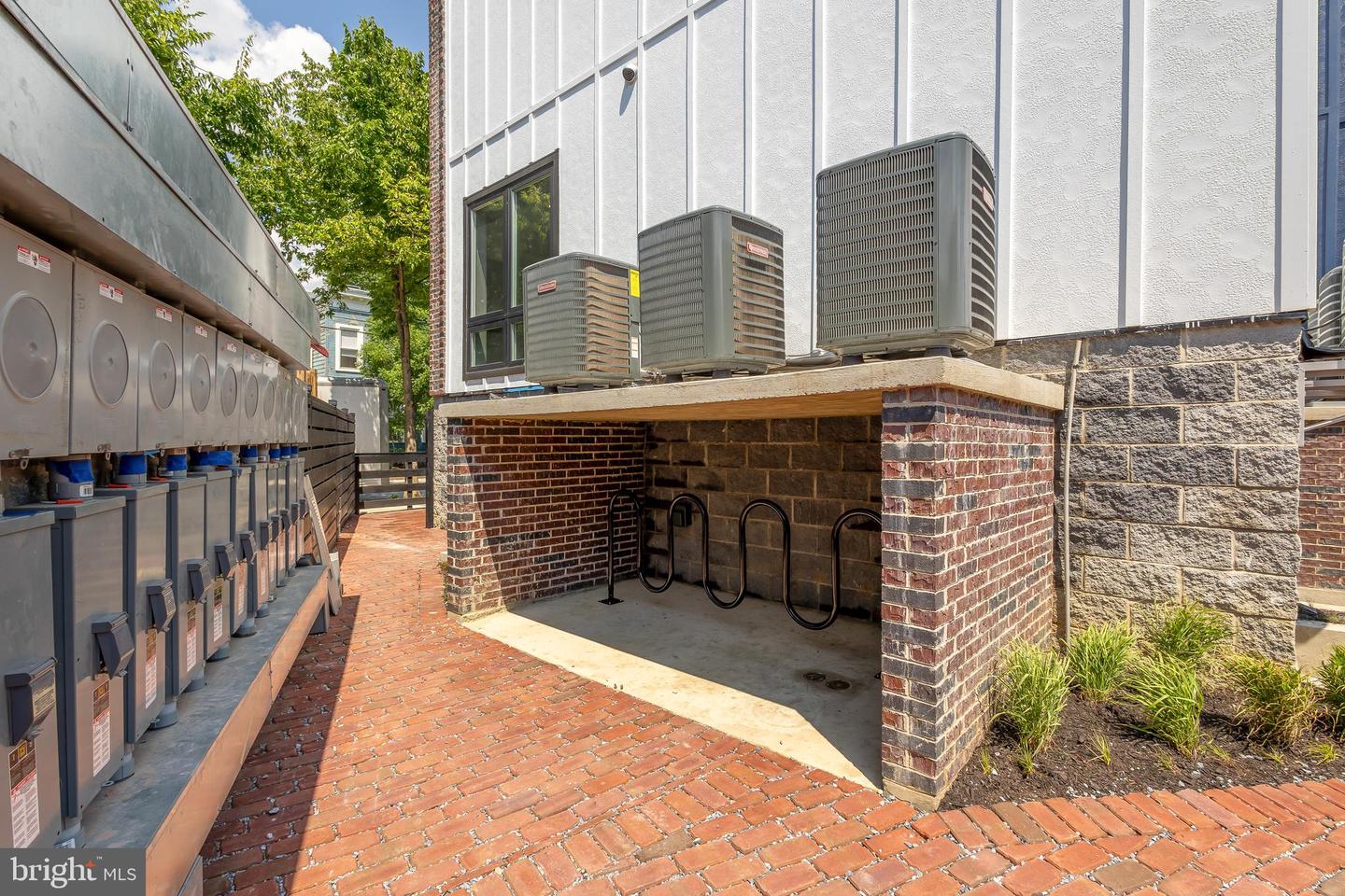 2305 NICHOLSON SE #202, WASHINGTON, District Of Columbia 20020, 2 Bedrooms Bedrooms, 3 Rooms Rooms,2 BathroomsBathrooms,Residential,For sale,2305 NICHOLSON SE #202,DCDC2245342 MLS # DCDC2245342