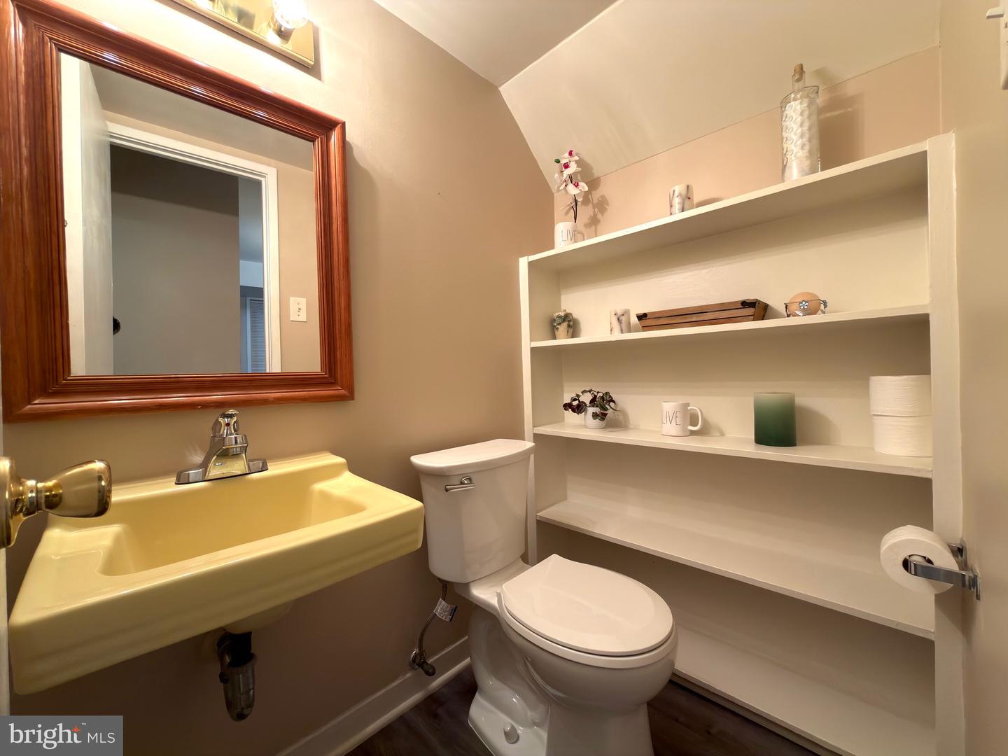 10135 FAIR WOODS DR, FAIRFAX, Virginia 22030, 3 Bedrooms Bedrooms, ,1 BathroomBathrooms,Residential,For sale,10135 FAIR WOODS DR,VAFC2007754 MLS # VAFC2007754