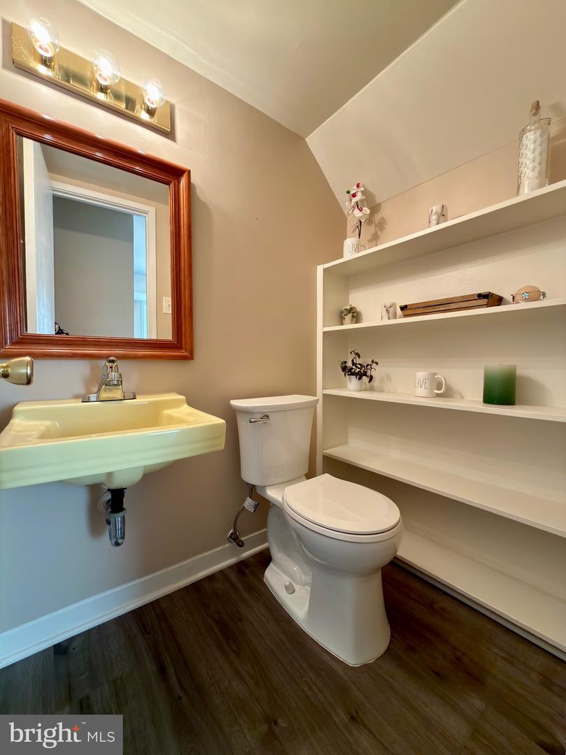 10135 FAIR WOODS DR, FAIRFAX, Virginia 22030, 3 Bedrooms Bedrooms, ,1 BathroomBathrooms,Residential,For sale,10135 FAIR WOODS DR,VAFC2007754 MLS # VAFC2007754