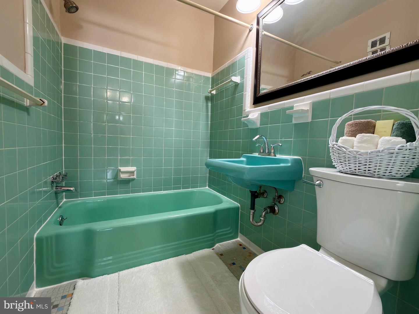 10135 FAIR WOODS DR, FAIRFAX, Virginia 22030, 3 Bedrooms Bedrooms, ,1 BathroomBathrooms,Residential,For sale,10135 FAIR WOODS DR,VAFC2007754 MLS # VAFC2007754