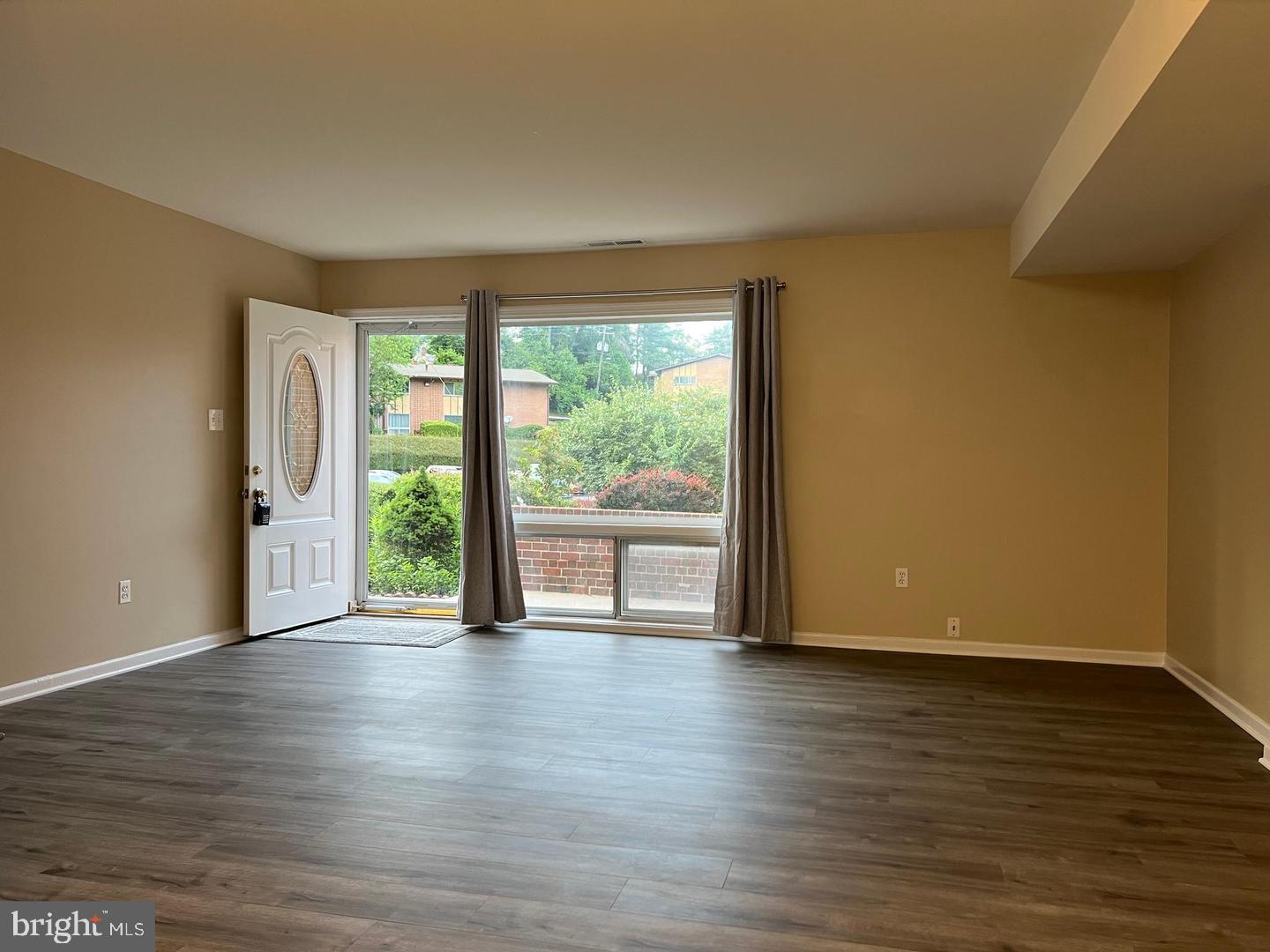 10135 FAIR WOODS DR, FAIRFAX, Virginia 22030, 3 Bedrooms Bedrooms, ,1 BathroomBathrooms,Residential,For sale,10135 FAIR WOODS DR,VAFC2007754 MLS # VAFC2007754