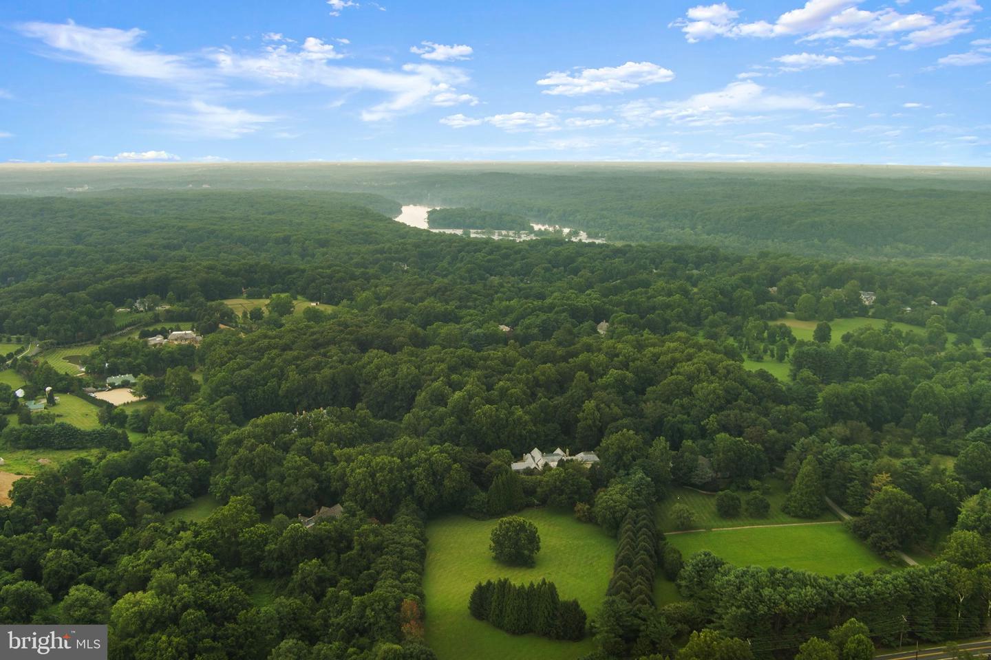 9324 GEORGETOWN PIKE, GREAT FALLS, Virginia 22066, 6 Bedrooms Bedrooms, ,7 BathroomsBathrooms,Residential,For sale,9324 GEORGETOWN PIKE,VAFX2290088 MLS # VAFX2290088 9324 GEORGETOWN PIKE, GREAT FALLS, Virginia 22066, 6 Bedrooms Bedrooms, ,7 BathroomsBathrooms,Residential,For sale,9324 GEORGETOWN PIKE,VAFX2290088 MLS # VAFX2290088