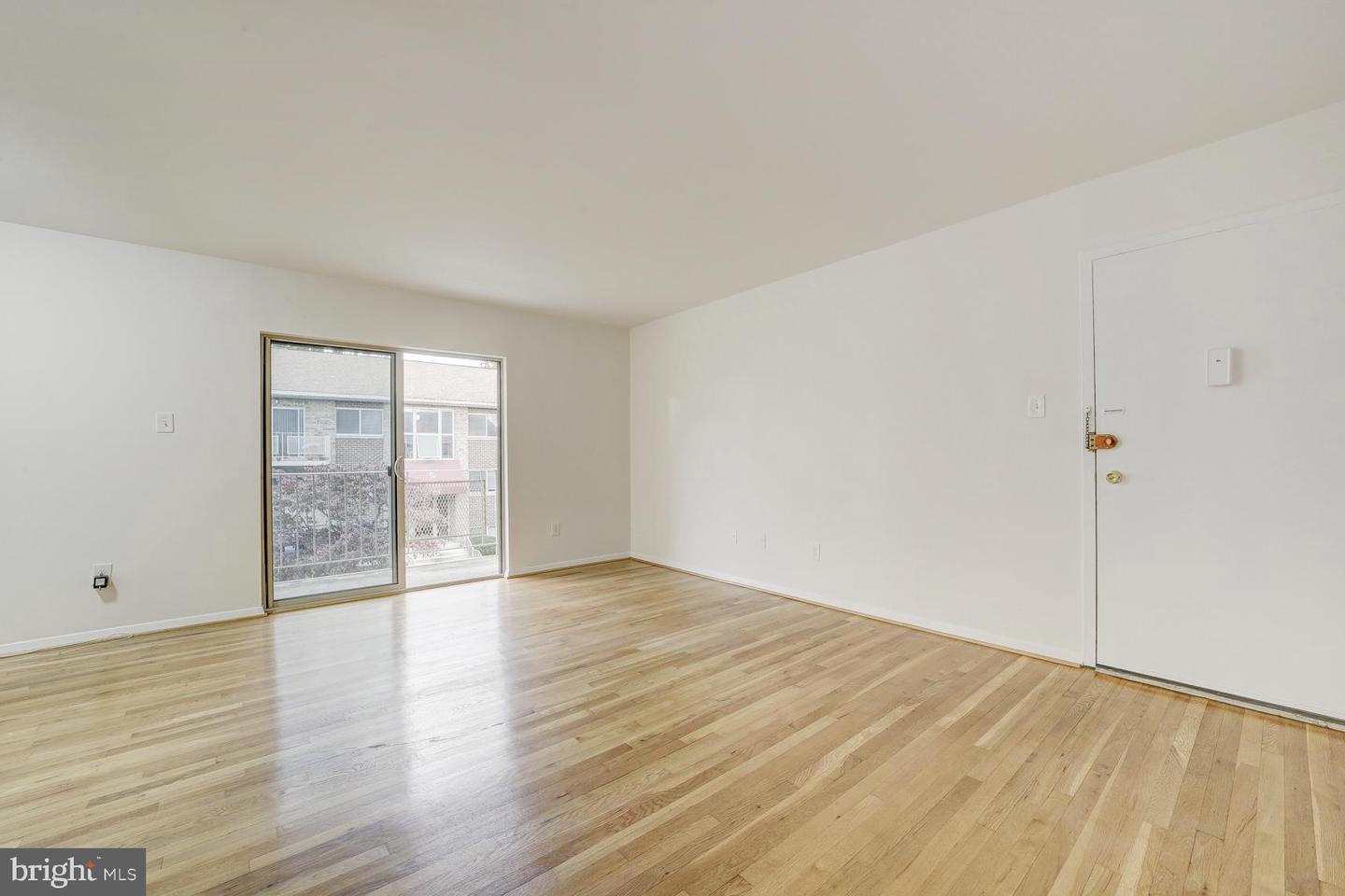 7054 EASTERN AVE NW #304, WASHINGTON, District Of Columbia 20012, 2 Bedrooms Bedrooms, 3 Rooms Rooms,1 BathroomBathrooms,Residential,For sale,7054 EASTERN AVE NW #304,DCDC2229964 MLS # DCDC2229964