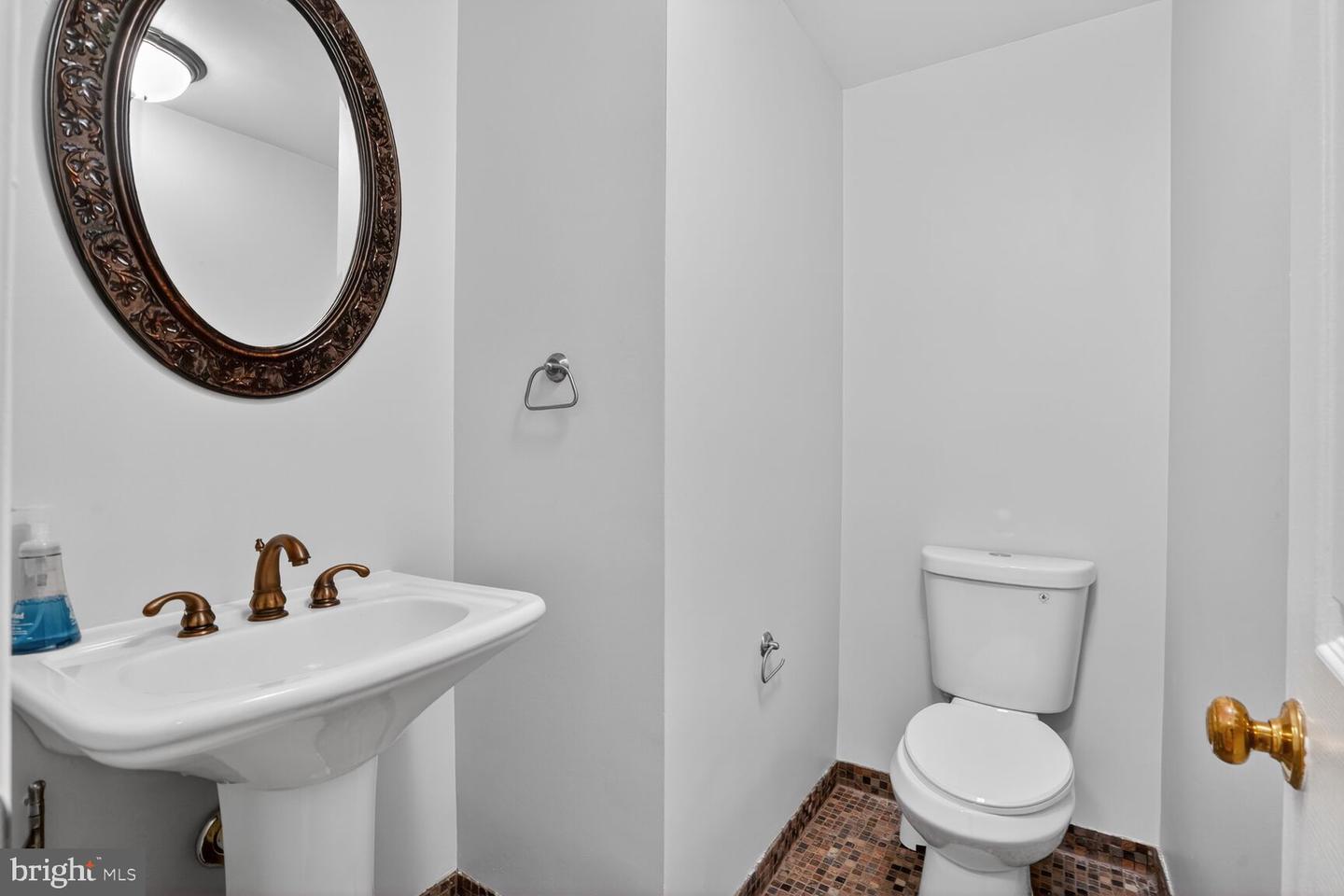 8408 MILLWOOD DR, SPRINGFIELD, Virginia 22152, 3 Bedrooms Bedrooms, ,2 BathroomsBathrooms,Residential,For sale,8408 MILLWOOD DR,VAFX2282996 MLS # VAFX2282996